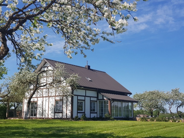 Baltas namelis - Privati sodyba Jūsų renginiui